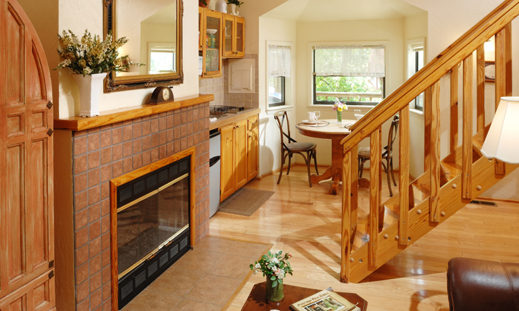 A bright, open-concept studio cottage interior for a romantic getaway in Eureka Springs, AR.